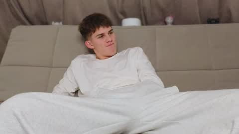 Alex online show from December 4, 7:10 pm