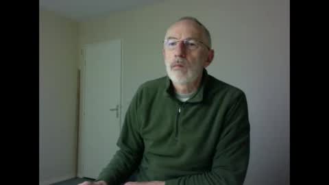 Snapshot of taliesin4321 chatting on December 28, 5:23 am Jack Pierrot online show from December 28, 5:23 am