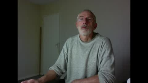 Snapshot of taliesin4321 chatting on October 20, 6:56 pm Jack Pierrot online show from October 20, 6:56 pm