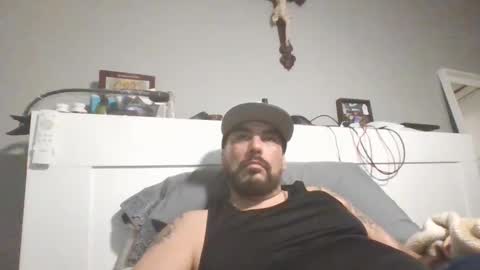 Snapshot of talllatino310 chatting on December 18, 6:43 am talllatino310 online show from December 18, 6:43 am
