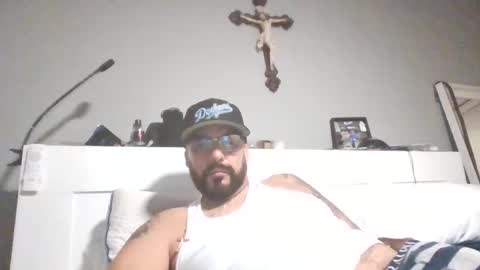 Snapshot of talllatino310 chatting on September 18, 9:33 am talllatino310 online show from September 18, 9:33 am