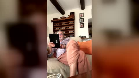 Dominique online show from May 3, 4:31 pm