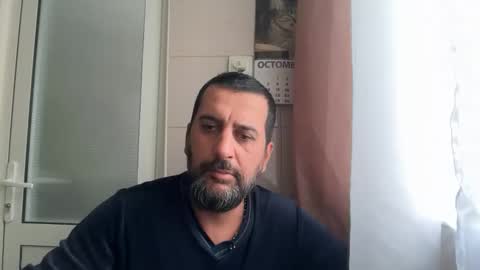 Snapshot of tarkan198 chatting on October 15, 9:28 am tarkan198 online show from October 15, 9:28 am