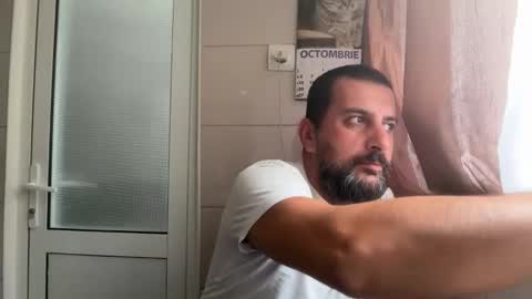Snapshot of tarkan198 chatting on October 13, 11:38 am tarkan198 online show from October 13, 11:38 am