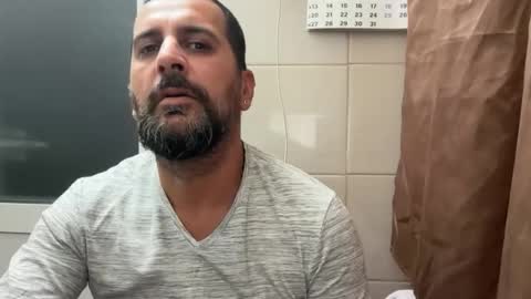 Snapshot of tarkan198 chatting on October 4, 5:18 pm tarkan198 online show from October 4, 5:18 pm