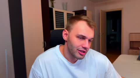 My shows 2100500 UTC3 online show from April 10, 8:49 pm