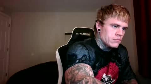 Snapshot of tatteddaddy9000 chatting on September 18, 4:36 am D-Man online show from September 18, 4:36 am