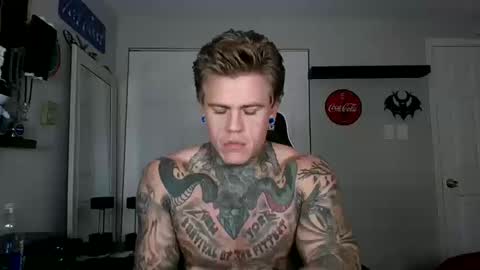 Snapshot of tatteddaddy9000 chatting on October 11, 10:36 pm D-Man online show from October 11, 10:36 pm