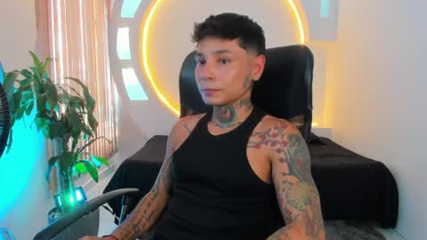 Snapshot of tattokoi chatting on January 25, 8:31 pm tattokoi online show from January 25, 8:31 pm