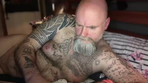 Snapshot of tattooeddilf01 chatting on October 16, 11:02 pm Tattooeddilf 01 online show from October 16, 11:02 pm