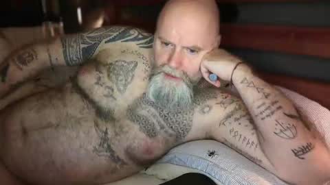 Tattooeddilf 01 online show from October 19, 11:08 pm