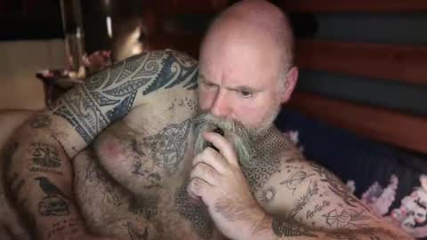 Snapshot of tattooeddilf01 chatting on October 7, 11:42 pm Tattooeddilf 01 online show from October 7, 11:42 pm