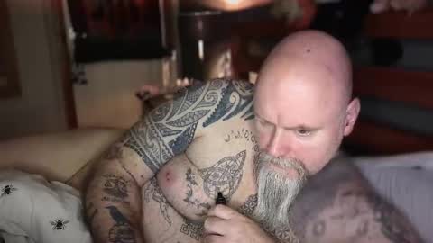 Tattooeddilf 01 online show from December 15, 2:52 am