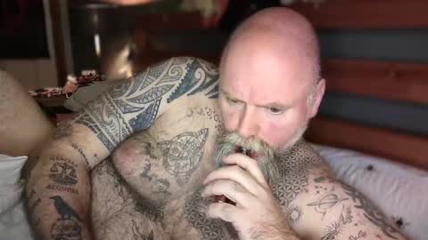 Tattooeddilf 01 online show from September 26, 11:24 pm