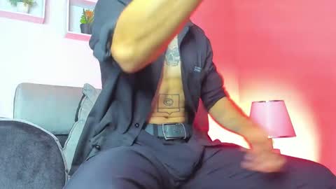 Snapshot of tayer_bennet chatting on September 20, 4:56 am tayer_bennet online show from September 20, 4:56 am