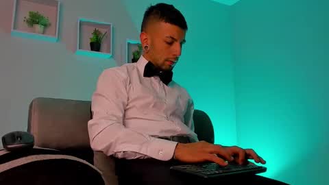 Snapshot of tayer_bennet chatting on September 18, 4:36 am tayer_bennet online show from September 18, 4:36 am
