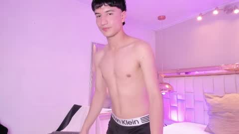 taylor_brooks_ online show from March 31, 10:00 pm