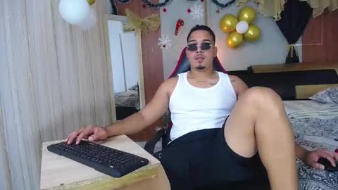 taylor_collins_2 online show from November 12, 5:19 pm