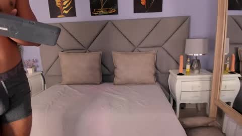 Taylor Gray online show from May 19, 11:27 am