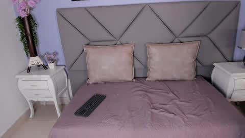 Taylor Gray online show from May 18, 11:27 am
