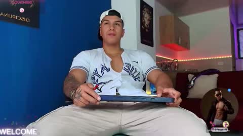 Penagos zz    online show from November 1, 9:08 pm