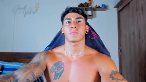 taylor_mclane1 online show from April 3, 10:39 pm