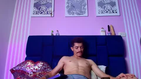 taylor stele online show from June 11, 12:32 am
