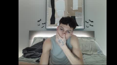 Snapshot of taylorcamz chatting on October 22, 3:32 am taylorcamz online show from October 22, 3:32 am