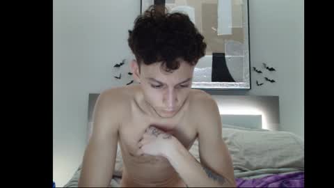 Snapshot of taylorcamz chatting on October 23, 3:43 am taylorcamz online show from October 23, 3:43 am