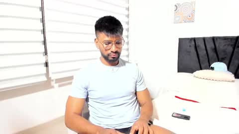 Snapshot of taylormaccurdy_ chatting on October 6, 5:06 pm taylormaccurdy_ online show from October 6, 5:06 pm