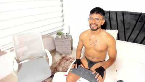 Snapshot of taylormaccurdy_ chatting on October 7, 5:50 pm taylormaccurdy_ online show from October 7, 5:50 pm