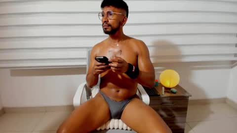 Snapshot of taylormaccurdy_ chatting on September 27, 4:49 pm taylormaccurdy_ online show from September 27, 4:49 pm