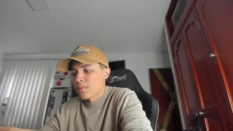 taylorsorf online show from February 6, 9:44 pm