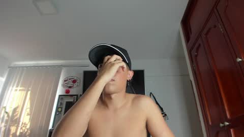 taylorsorf online show from December 14, 8:08 pm