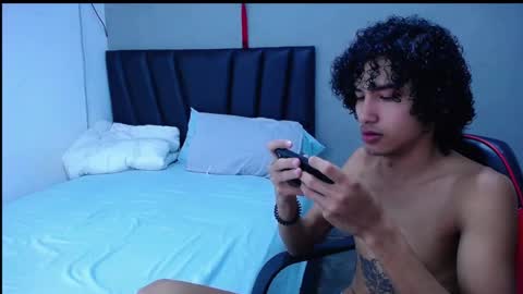 Tayron online show from October 27, 6:32 pm