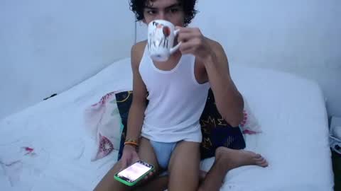 Snapshot of tayronx33 chatting on December 26, 3:31 pm Tayron online show from December 26, 3:31 pm