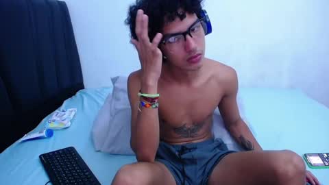 Snapshot of tayronx33 chatting on February 9, 6:16 pm Tayron online show from February 9, 6:16 pm