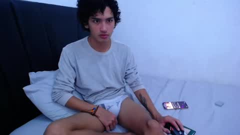 Snapshot of tayronx33 chatting on January 10, 4:09 pm Tayron online show from January 10, 4:09 pm