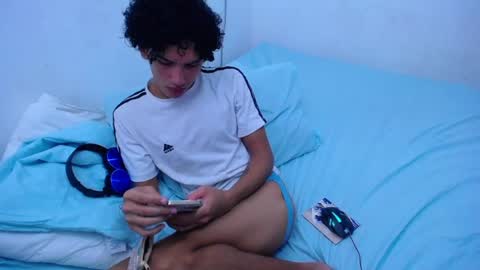 Snapshot of tayronx33 chatting on January 7, 3:00 pm Tayron online show from January 7, 3:00 pm