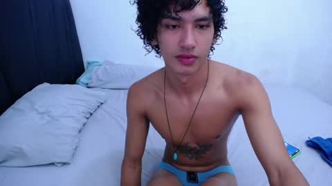 Snapshot of tayronx33 chatting on January 23, 11:26 pm Tayron online show from January 23, 11:26 pm