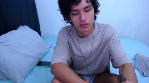 Snapshot of tayronx33 chatting on January 19, 5:18 pm Tayron online show from January 19, 5:18 pm