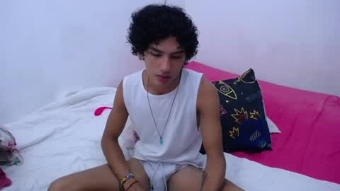 Snapshot of tayronx33 chatting on December 20, 4:04 pm Tayron online show from December 20, 4:04 pm