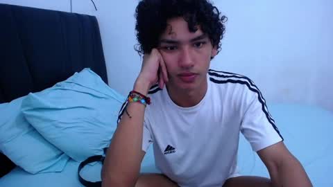 Snapshot of tayronx33 chatting on January 29, 4:52 pm Tayron online show from January 29, 4:52 pm