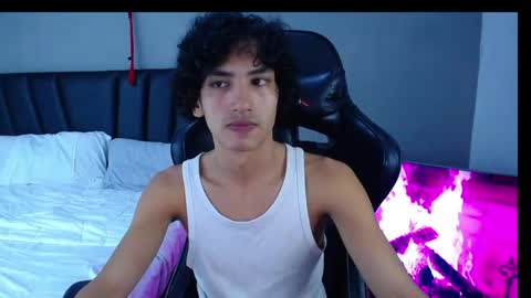 Tayron online show from May 1, 7:16 pm
