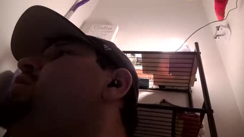 Snapshot of tboy833 chatting on January 11, 1:37 am Luis online show from January 11, 1:37 am