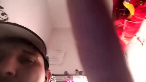 Snapshot of tboy833 chatting on January 18, 1:56 am Luis online show from January 18, 1:56 am