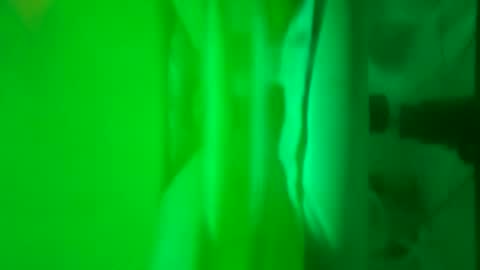 Snapshot of tboy833 chatting on October 31, 8:40 am Luis online show from October 31, 8:40 am