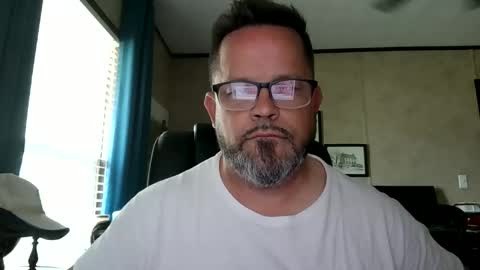 tdhawk87 online show from May 5, 10:21 pm