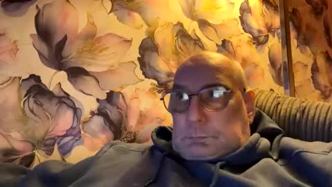 Mark online show from October 17, 7:07 pm