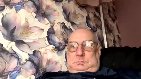 Mark online show from November 4, 12:17 pm